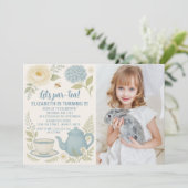 Schattigee Blue Tea Party Verjaardagsuitnodiging Kaart (Staand voorkant)