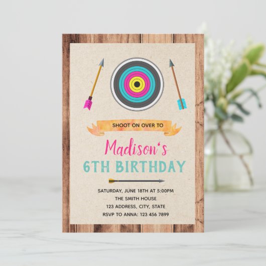 Schattigee boogschieten thema meisje uitnodiging (Staand voorkant)
