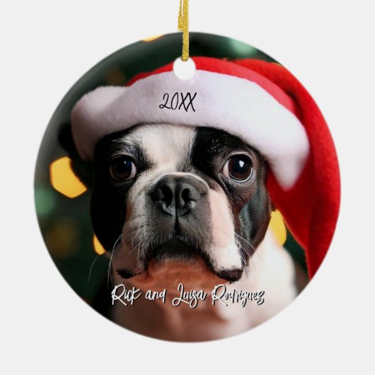 Schattigee Boston Terrier met Santa Hat Kerst Keramisch Ornament (Achterkant)