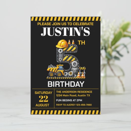 Schattigee bouw 5e verjaardag kaart (Staand voorkant)