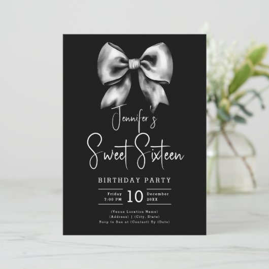 Schattigee Bow Coquette Script Sweet 16 Party Zwar Kaart (Staand voorkant)