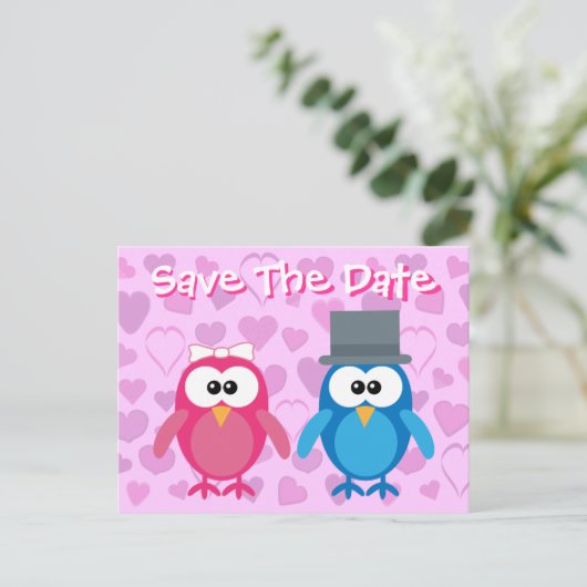 Schattigee bruid & bruidegom uilen Save the Date W Aankondigingskaart (Staand voorkant)