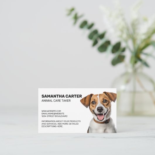 Schattigee bruin witte puppy visitekaartje (Staand voorkant)