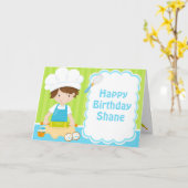 Schattigee Brunette Hair Boy Bakken Verjaardagsfee Kaart (Gele Bloem)