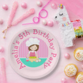 Schattigee Brunette Hair Girl Bakken Verjaardagsfe Papieren Bordje (Feest)