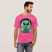 Schattigee buitenaardse wezens onder Moon Retro Sc T-shirt (Voorkant volledig)