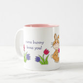 Schattigee Bunnies met Tulpen Pasen Custom Gift Mok (Voorkant links)
