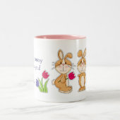 Schattigee Bunnies met Tulpen Pasen Custom Gift Mok (Center)