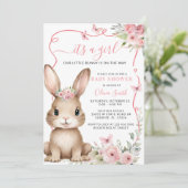 Schattigee Bunny Baby shower Girl Uitnodiging (Staand voorkant)