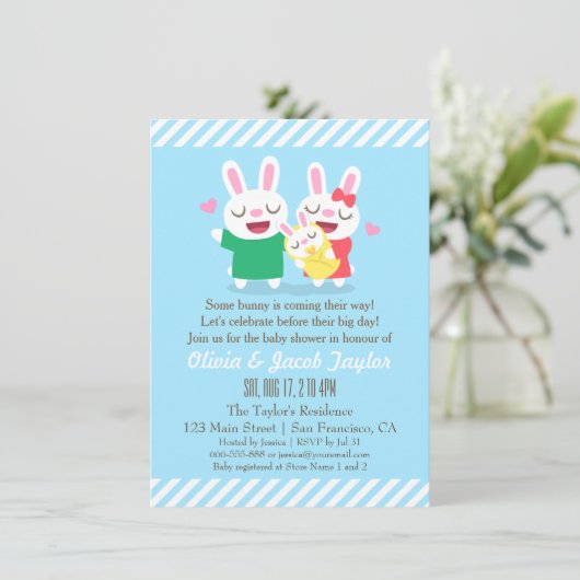 Schattigee Bunny Couple en Baby Shower Uitnodiging (Staand voorkant)