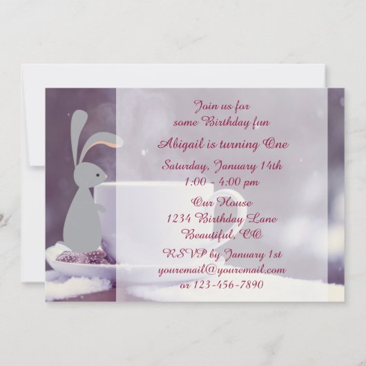 Schattigee Bunny en Tea Cup in de sneeuw 1e verjaa Kaart (Achterkant)