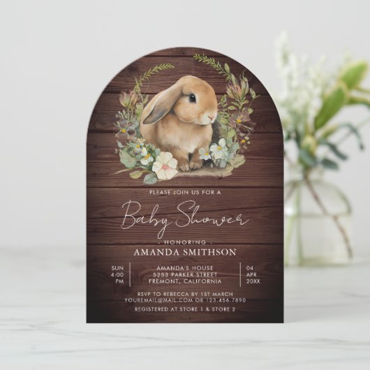 Schattigee Bunny Sage Green Floral Wood Arch Baby Kaart (Staand voorkant)