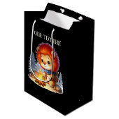 Schattigee Camping Lion Tekst toevoegen Medium Cadeauzakje (Voorkant Gekanteld)
