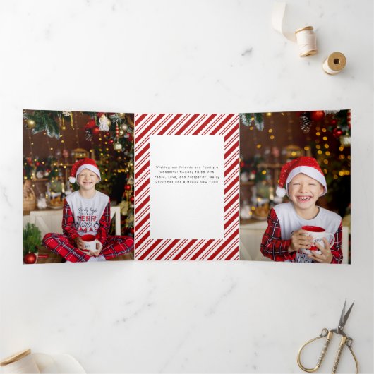 Schattigee Candy Cane Merry Christmas Bloemenfoto Drieluik Kaart (Binnen)