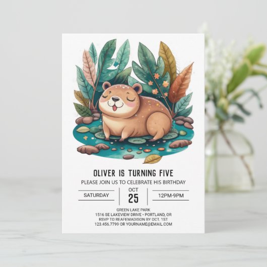 Schattigee Capybara verjaardagsuitnodiging Kaart (Staand voorkant)