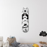 Schattigee Cartoon Dog Minimalistisch Huisdier Ont Persoonlijk Skateboard<br><div class="desc">Voeg wat speelse persoonlijkheid toe aan je schaats-opstelling met dit schattige skateboarddeck met hondenthema! Met drie gestapelde cartoons in een gedurfd zwart-wit ontwerp tegen een lichte achtergrond, is dit bord ideaal voor hondenliefhebbers, dierenverzorgers en schaatsers die een leuke, eigentijdse esthetiek waarderen. Dit hoogwaardige skateboarddek is ontworpen voor prestaties en weergave,...</div>