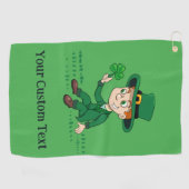 Schattigee cartoon kabouter met klaverblad en rege golfhanddoek (Horizontaal)