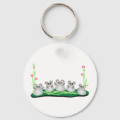Schattigee Cartoon op gras met bloemen Sleutelhanger (Achterkant)