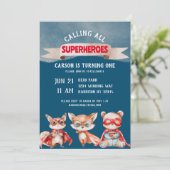 Schattigee Cartoon Superheld Eerste Verjaardag Kaart (Staand voorkant)