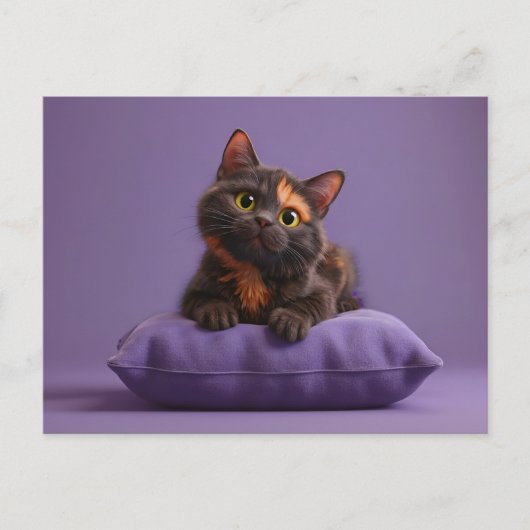 Schattigee Cartoon Tortoiseshell Kitten op Paarse  Briefkaart (Voorkant)