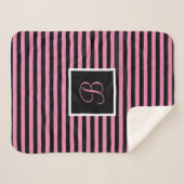 Schattigee Chic Initiaal Letter Roze en Zwart Gest Sherpa Deken (Voorkant (horizontaal))