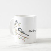 Schattigee chickadees op Floral Branch Custom Name Koffiemok (Voorkant links)