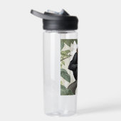 Schattigee chimpansee op de tak begroet waterfles (Rechts)