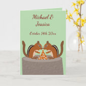 Schattigee Chipmunks Herfst bruiloft Custom Kaart (Gele Bloem)