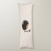 Schattigee Chocolade Labrador Hond – Bailey | Kado Lichaamskussen (Achterkant (Verticaal))