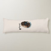 Schattigee Chocolade Labrador Hond – Bailey | Kado Lichaamskussen (Voorkant)