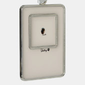 Schattigee Chocolade Labrador Hond – Bailey | Kado Verzilverd Omlijst Ornament (Rechts)