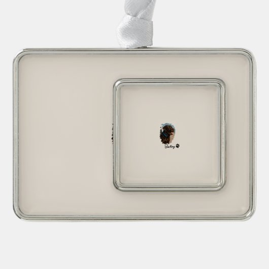 Schattigee Chocolade Labrador Hond – Bailey | Kado Verzilverd Omlijst Ornament (Voorkant)