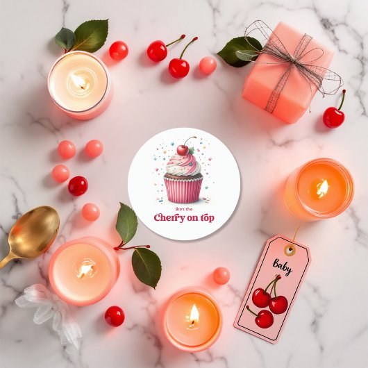 Schattigee cupcake design kersen op top Baby showe Ronde Sticker