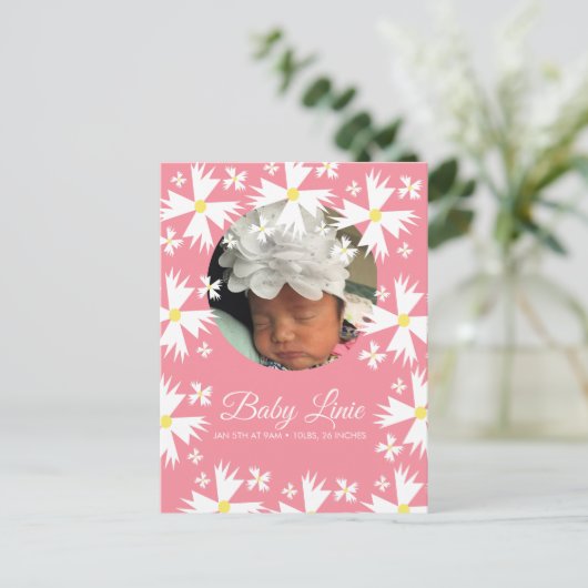 Schattigee Daisy Bloemen Border Foto Baby Aankondigingskaart (Staand voorkant)