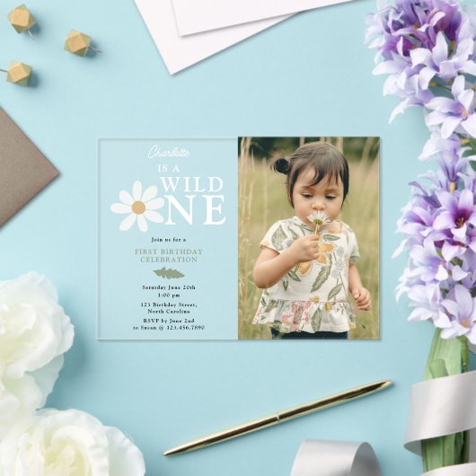 Schattigee Daisy Flower 1st Birthday Girl Wild One Acryl Uitnodigingen (Insitu (Huwelijk))