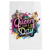 Schattigee dame Queen verjaardagsfeest Medium Cadeauzakje (Achterkant)