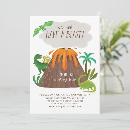 Schattigee Dino Volcano Oerwoud Verjaardagsfeestje Kaart (Staand voorkant)