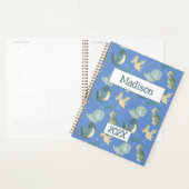 Schattigee dinosaurus gepersonaliseerde lichtblauw planner (Display)