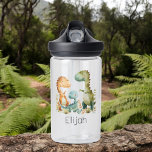 Schattigee dinosaurusfamilie gepersonaliseerde Kin Waterfles<br><div class="desc">Maak hydratatie leuk met onze Schattigee Dinosaur Familie Gepersonaliseerde Kinder Waterfles! Met schattige dinosaurusillustraties is deze waterfles ideaal voor jonge dino-enthousiastelingen. Personaliseer het met de naam van uw kind voor een extra speciaal tintje. Gemaakt van hoogwaardige, BPA-vrije materialen, het zorgt voor veilig en gemakkelijk verschepen. De spill-proof deksel en handige...</div>