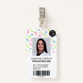 Schattigee dinosaurussen kinderarts foto logo code badge (Voorkant met clip)