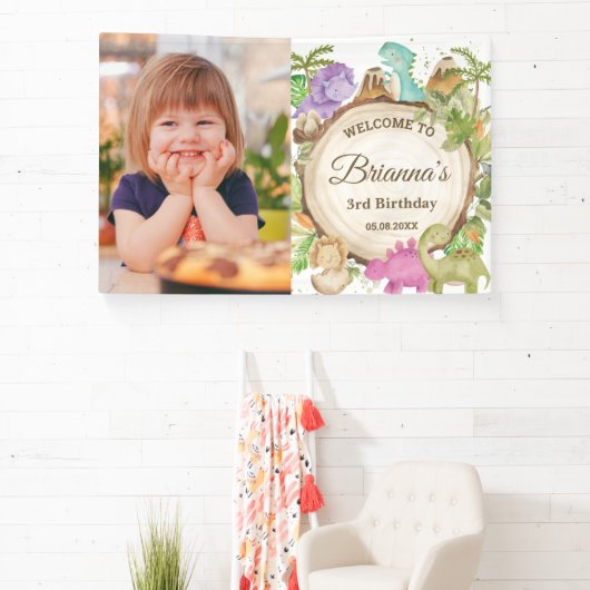 Schattigee Dinosaurussen Meisje Verjaardag Welkom  Spandoek (Insitu)