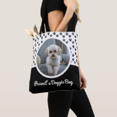 Schattigee Doggie foto en zwart-wit Paw Pattern Tote Bag (Dichtbij)