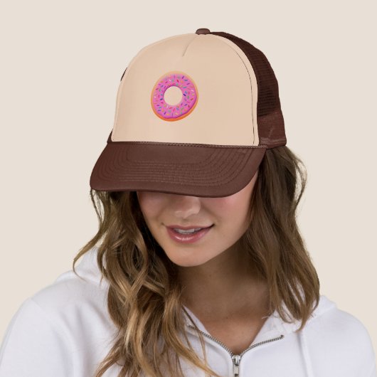 Schattigee donut met sprinkles tekening trucker pet (In situ)
