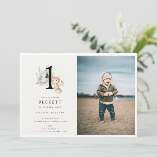 Schattigee Dragon Theme Eerste Verjaardagsfeestfot Kaart (Staand voorkant)