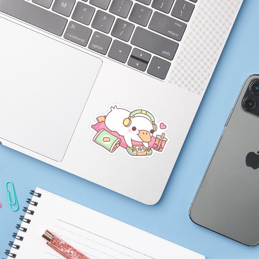 Schattigee Duck Relax Gamer Sticker (Laptop met iPhone)