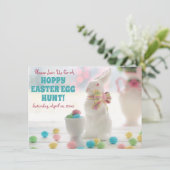 Schattigee Easter Bunny Egg Hunt uitnodiging (Staand voorkant)