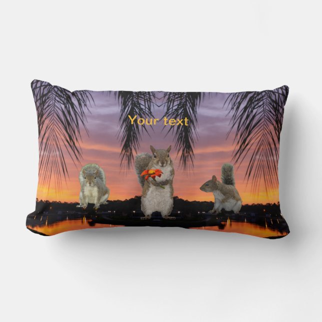Schattigee eekhoorns bij tropische zonsondergang kussen (Voorkant)