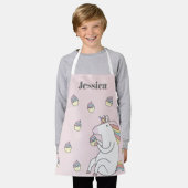 Schattigee Eenhoorn Eten Cupcake Roze Gepersonalis Schort (Gedragen)