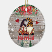 Schattigee eerste kerst getrouwde kabouters keramisch ornament (Links)