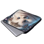Schattigee egel met grote blauwe ogen laptop sleeve (Voorkant onderkant)